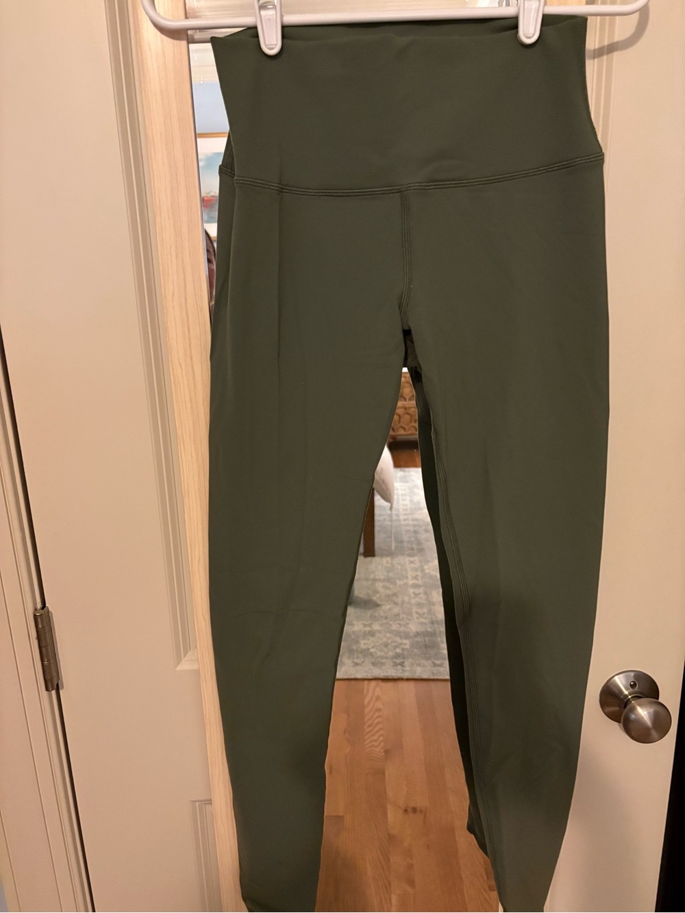 ALO Yoga High-Waist Leggings in Olive